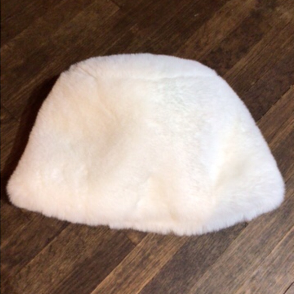 NEW! Wyeth Faux Fur White Bucket Hat